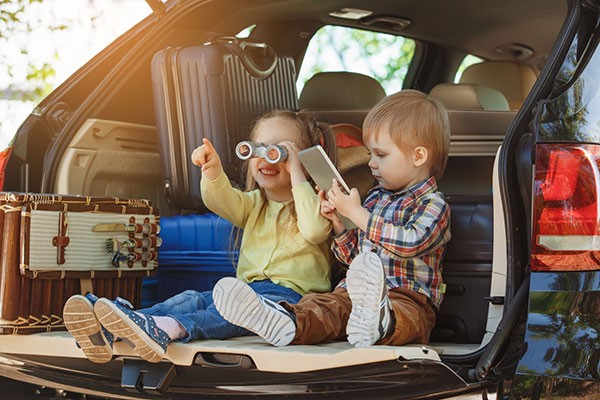 15 Essential Travel Tips for Big City Trips With Kids